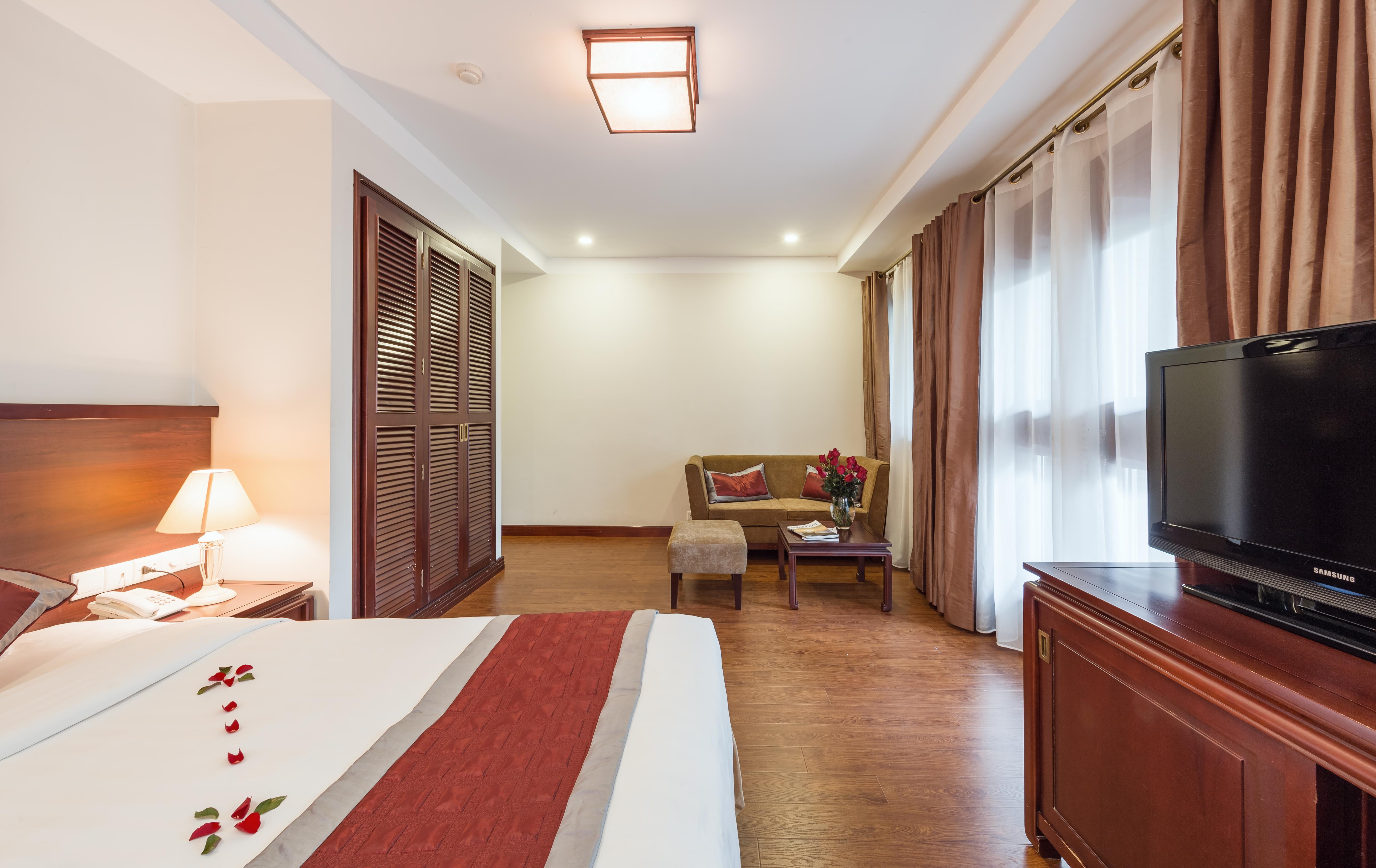 La Dolce Vita Hotel Ханой Екстериор снимка